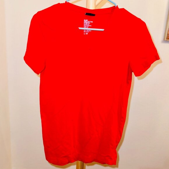 H&M Bright Red Basic Tee – XS - Picture 1 of 3